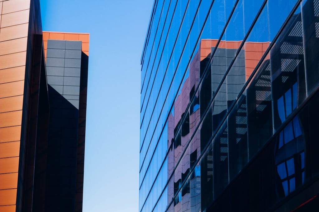 Análisis y debate sobre tres modelos de servicios de larga duración: Euskadi, Catalunya y Escocia. Similitudes y diferencias