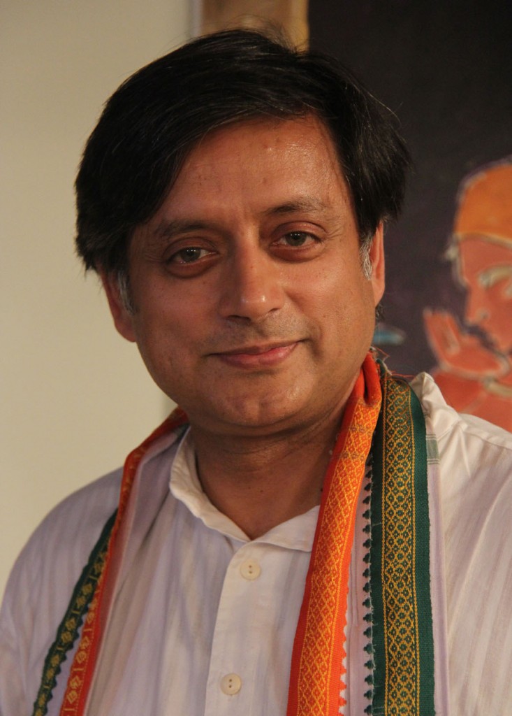 DeustoForum. Shashi Tharoor: DeustoForum. Shashi Tharoor: