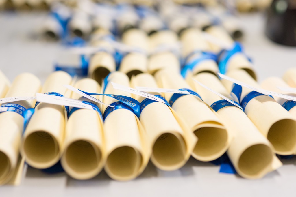 Acto de Graduación de los Dobles Grados de ADE+Derecho y ADE+ITI en el Campus de Bilbao (Universidad de Deusto) Acto de Graduación de los Dobles Grados de ADE+Derecho y ADE+ITI en el Campus de Bilbao (Universidad de Deusto)