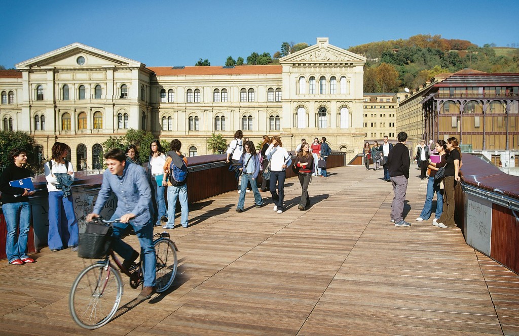 Jornada de acogida de nuevos estudiantes de la Facultad de Psicología y Educación Jornada de acogida de nuevos estudiantes de la Facultad de Psicología y Educación
