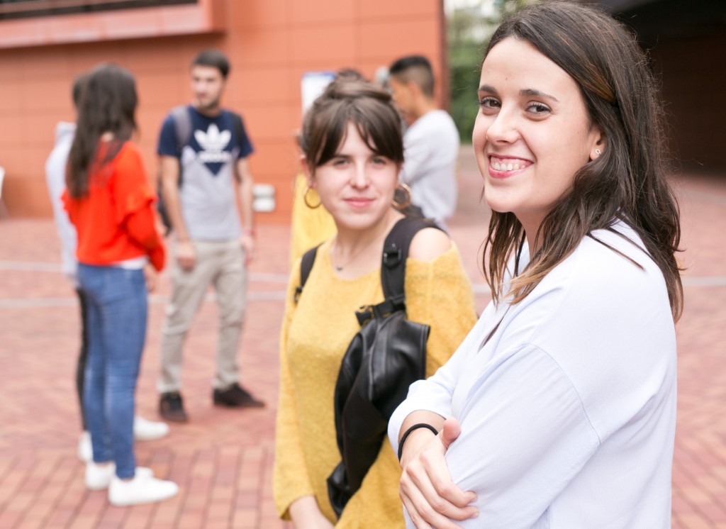 Jornada de acogida de nuevos estudiantes de la Facultad de Psicología y Educación en Donostia Jornada de acogida de nuevos estudiantes de la Facultad de Psicología y Educación en Donostia