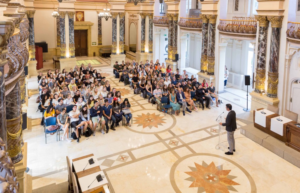 Recibimiento en el Ayuntamiento de San Sebastián a los alumnos internacionales
