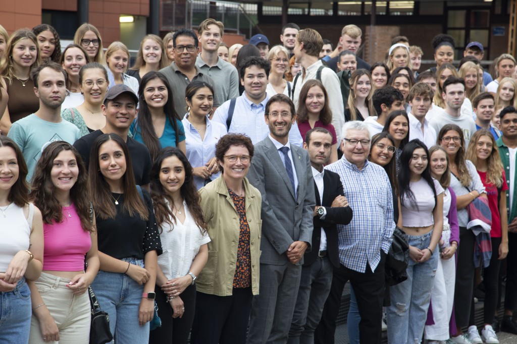 Bienvenida estudiantes internacionales en San Sebastián Bienvenida estudiantes internacionales en San Sebastián