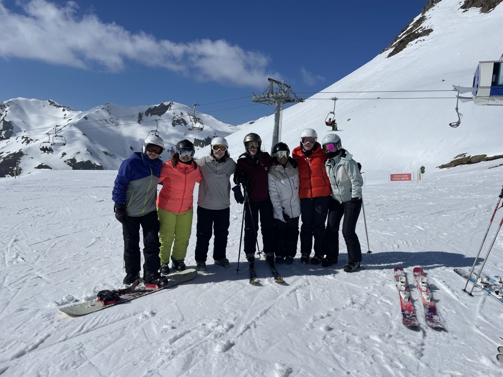 Salida de fin de semana a esquiar Salida de fin de semana a esquiar