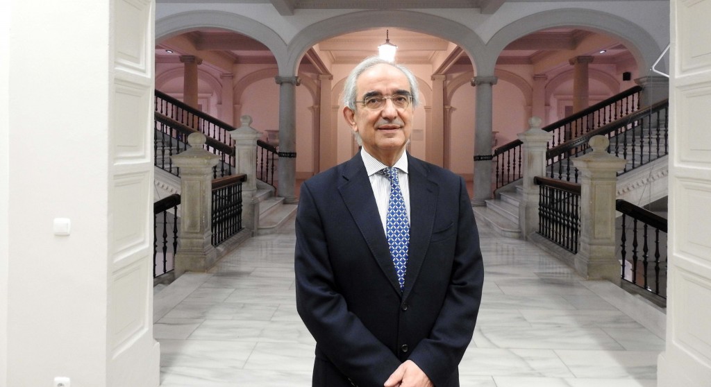 Merienda Coloquio en el Colegio Mayor con Luis Ramón Arrieta