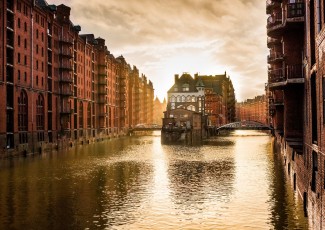 Deusto Business School participa en la feria MASTER AND MORE en Hambubrgo Deusto Business School participa en la feria MASTER AND MORE en Hambubrgo