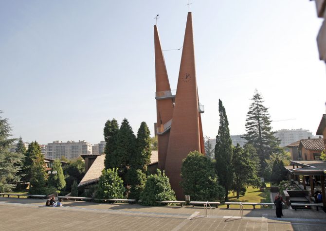 Acto de graduación de los nuevos graduados de la Facultad de Ciencias de la Salud (campus Donostia) Acto de graduación de los nuevos graduados de la Facultad de Ciencias de la Salud (campus Donostia)