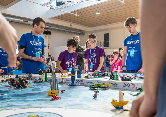 Presentación de la 17ª edición de la FIRST LEGO League Euskadi en su sede de Donostia