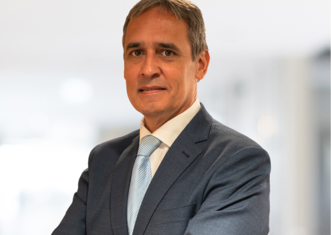 Javier García Martínez, asesor fiscal que fue colegial y estudiante UD, participará en una comida-coloquio en el Colegio Mayor Deusto