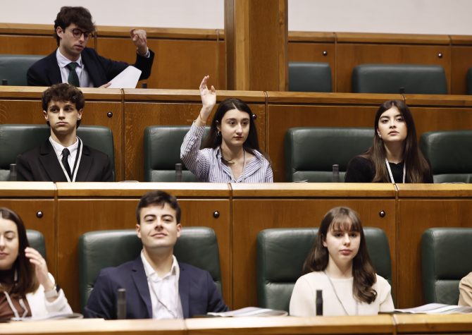 VIII Simulación del Parlamento Vasco VIII Simulación del Parlamento Vasco